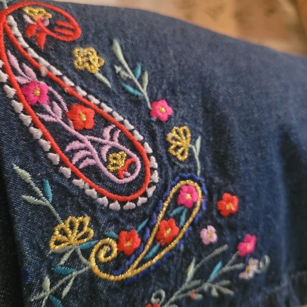 Womens 3X Lightweight Denim Embroidered Paisley Floral Pop-over Blouse Top Boho - Picture 3 of 13